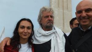 Beppe Grillo con Agata Montesanto e Alfio Mazza del Mov. 5 Stelle di Mascalucia